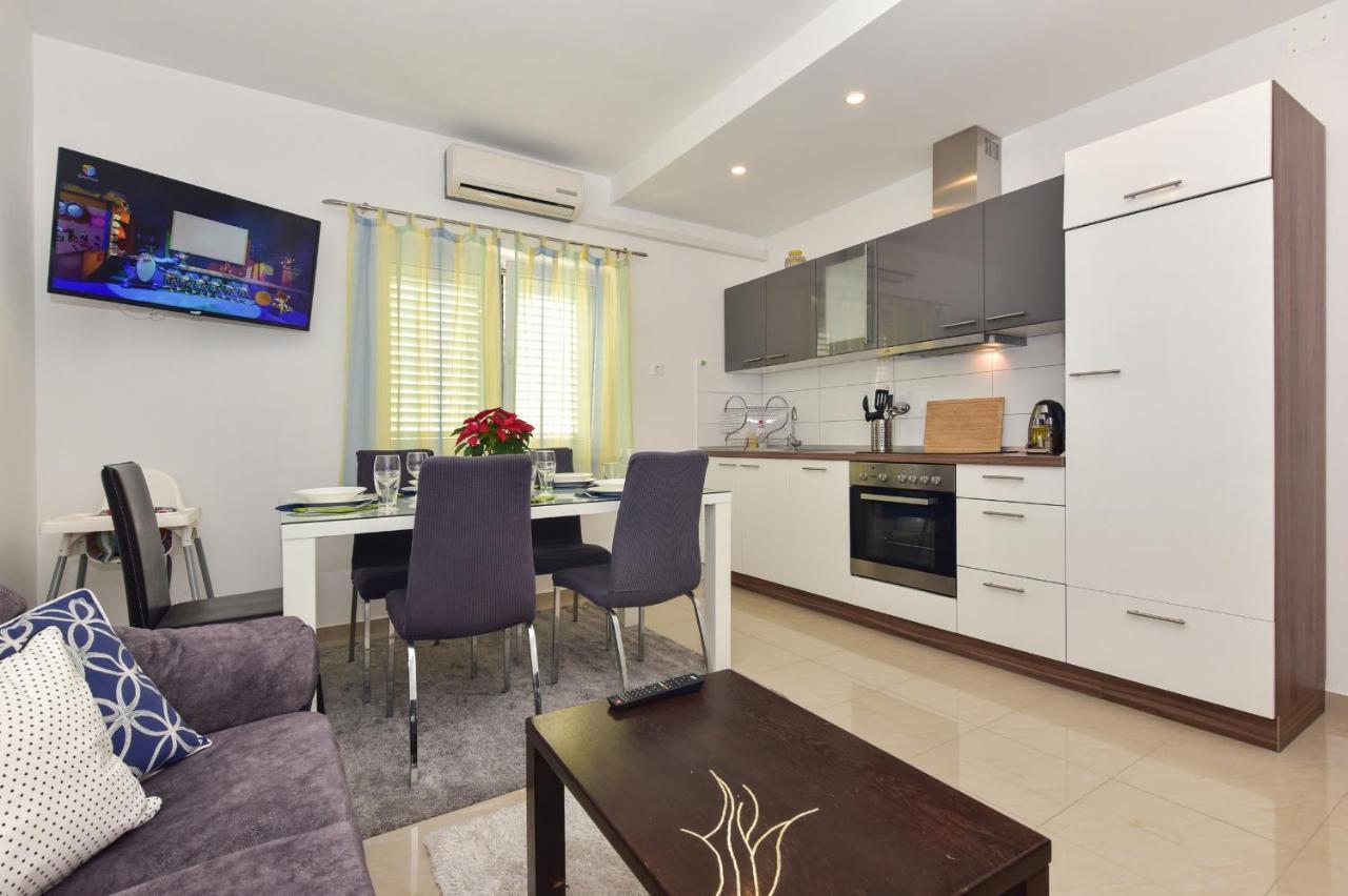 Antonio Appartement Makarska Buitenkant foto