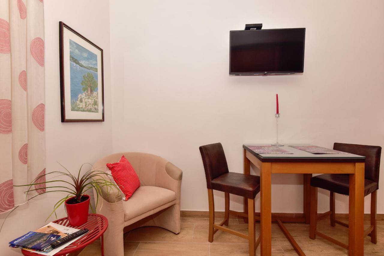 Antonio Appartement Makarska Buitenkant foto