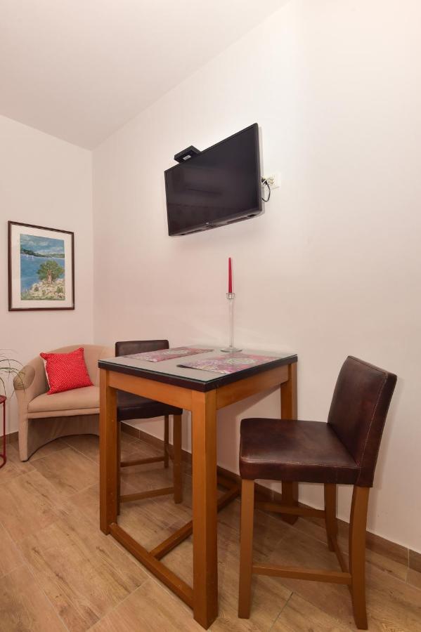 Antonio Appartement Makarska Buitenkant foto