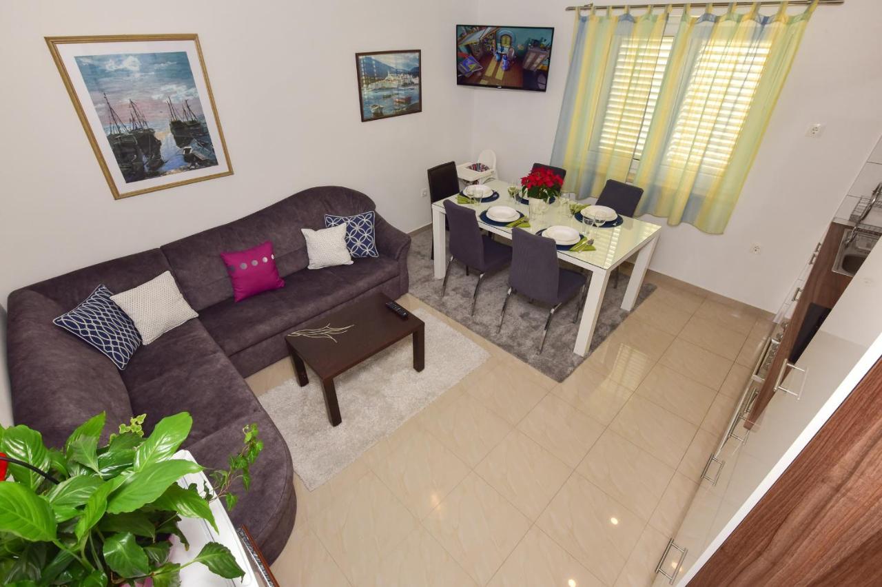 Antonio Appartement Makarska Buitenkant foto